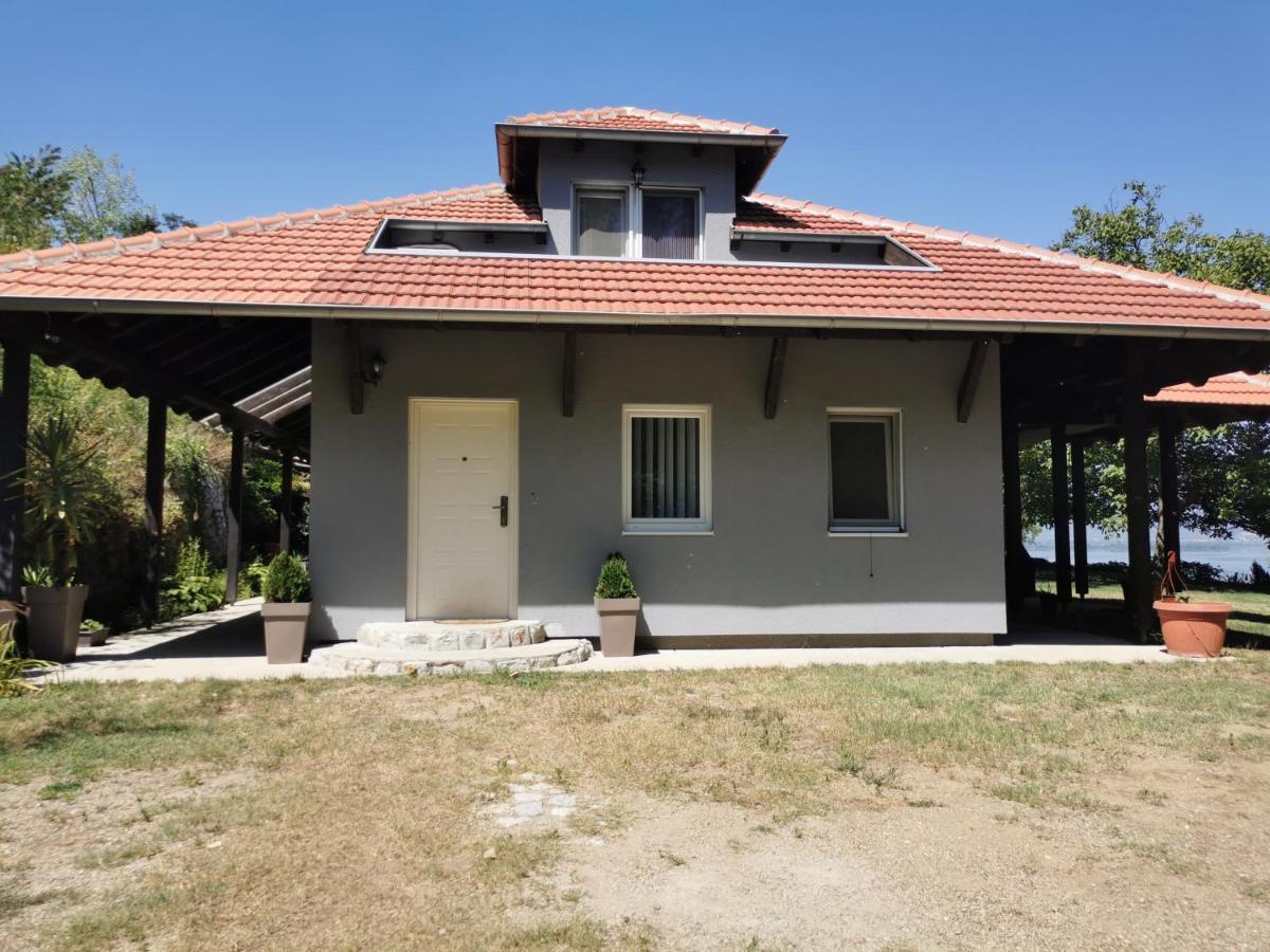 Kuca Za Odmor-Zelena Oaza Hotel Golubăţ Exterior foto